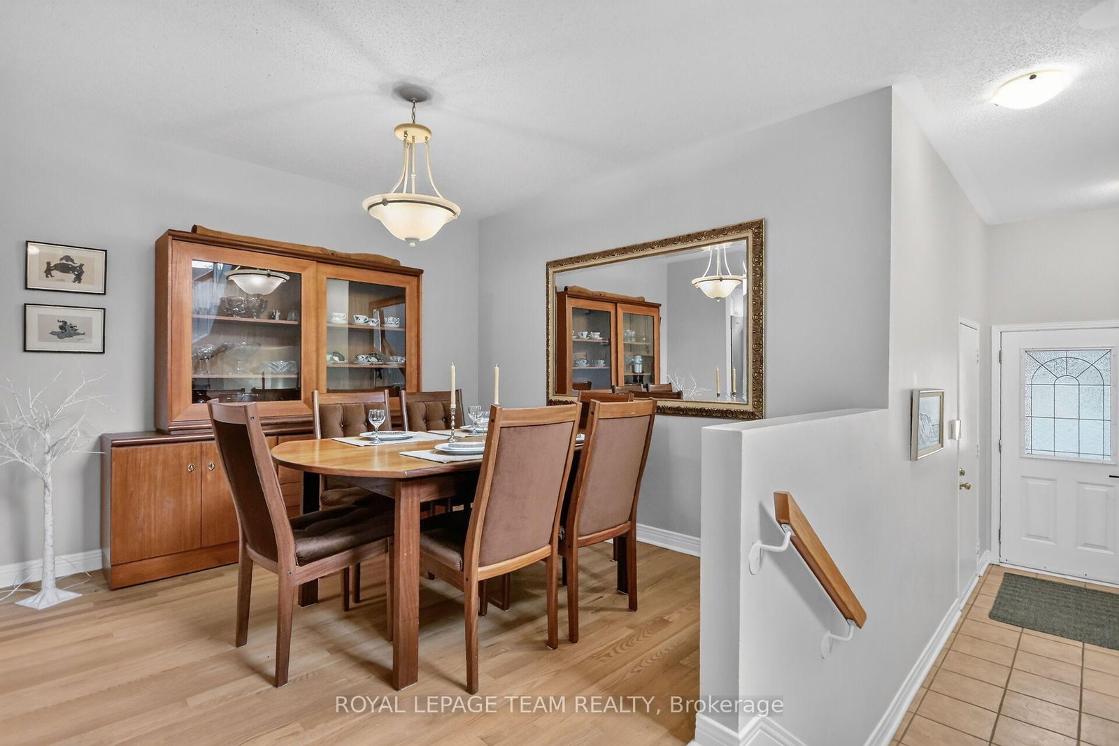 72 Sheppard's Glen Avenue • Ottawa, ON photo 3