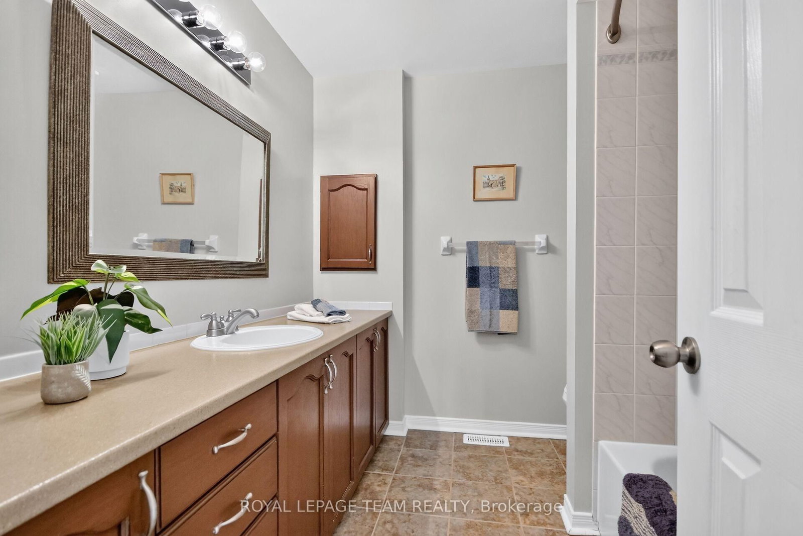 72 Sheppard's Glen Avenue • Ottawa, ON photo 38