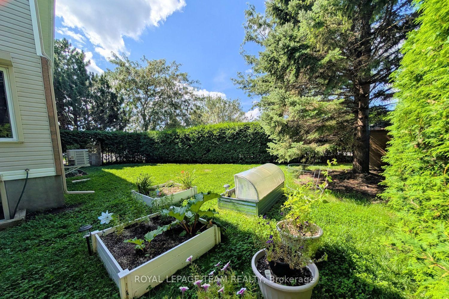 72 Sheppard's Glen Avenue • Ottawa, ON photo 45
