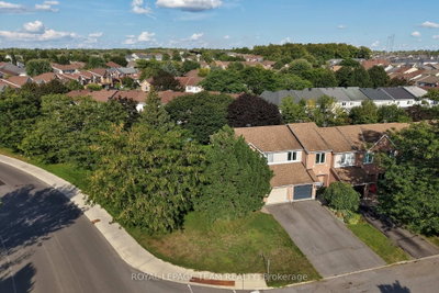 72 Sheppard's Glen Avenue • Ottawa, ON photo 6