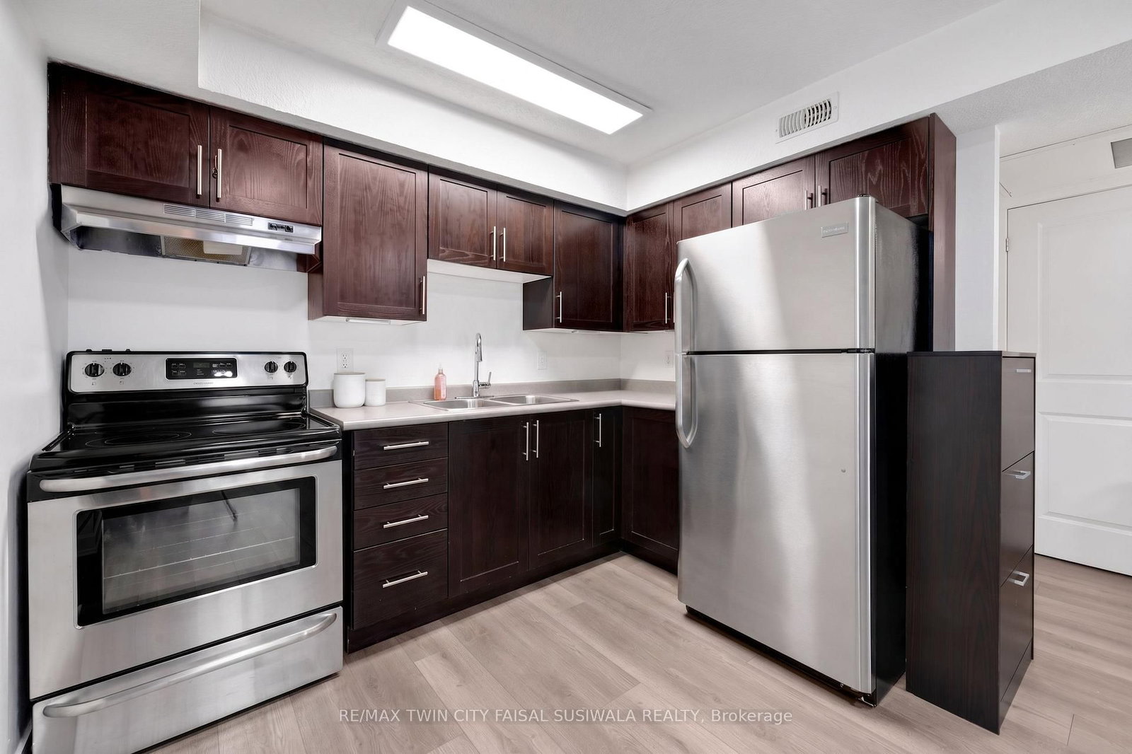 185 Windale Crescent • #1C • Kitchener, ON photo 5