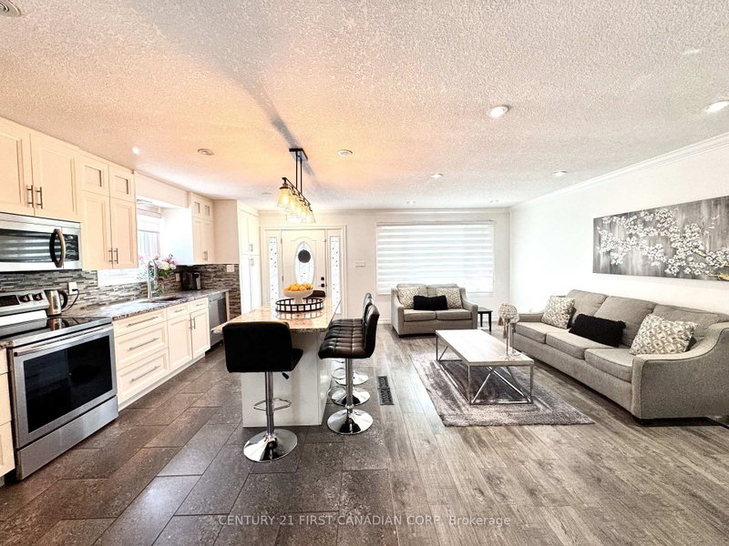 28 Sasha Crescent