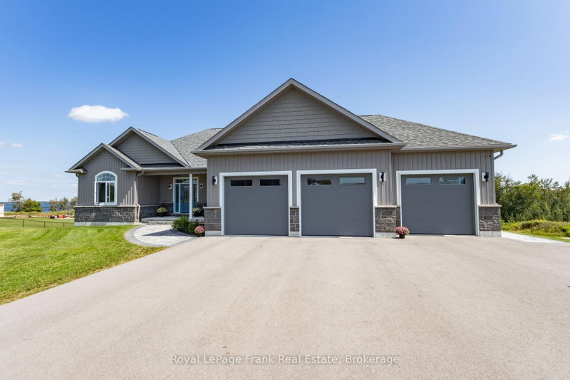 43 Lakeview Crescent