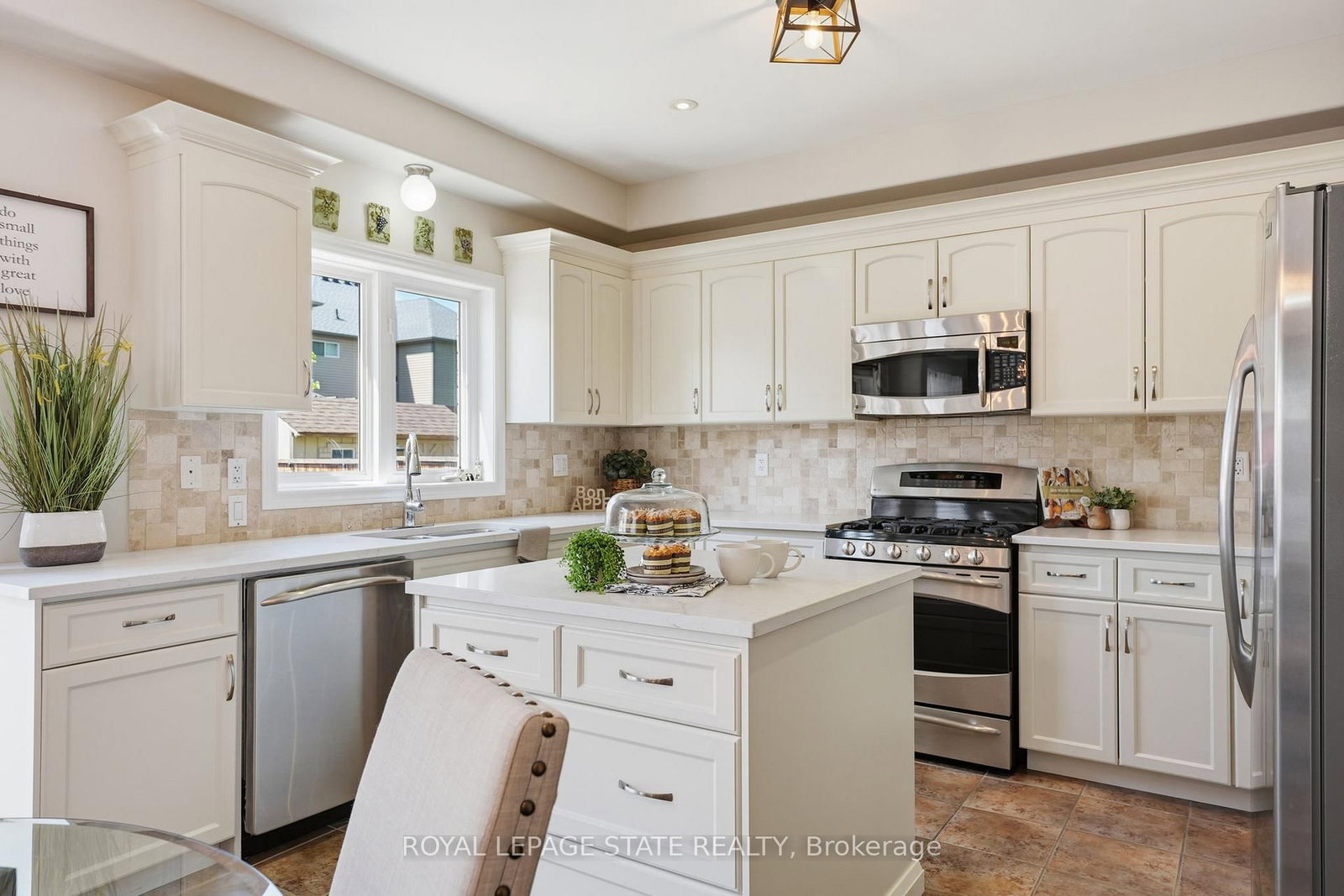4896 Alexandra Avenue • Lincoln, ON photo 4