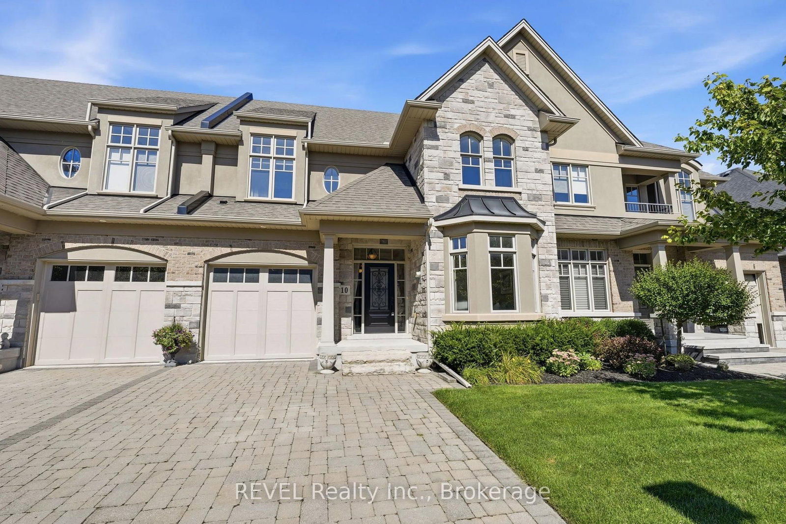 10 Evergreen Lane • Niagara-on-the-Lake, ON photo 1