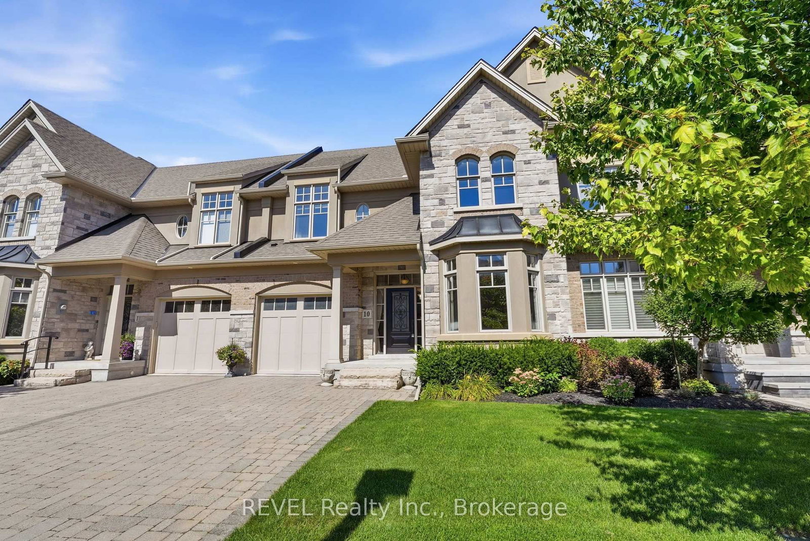 10 Evergreen Lane • Niagara-on-the-Lake, ON photo 4