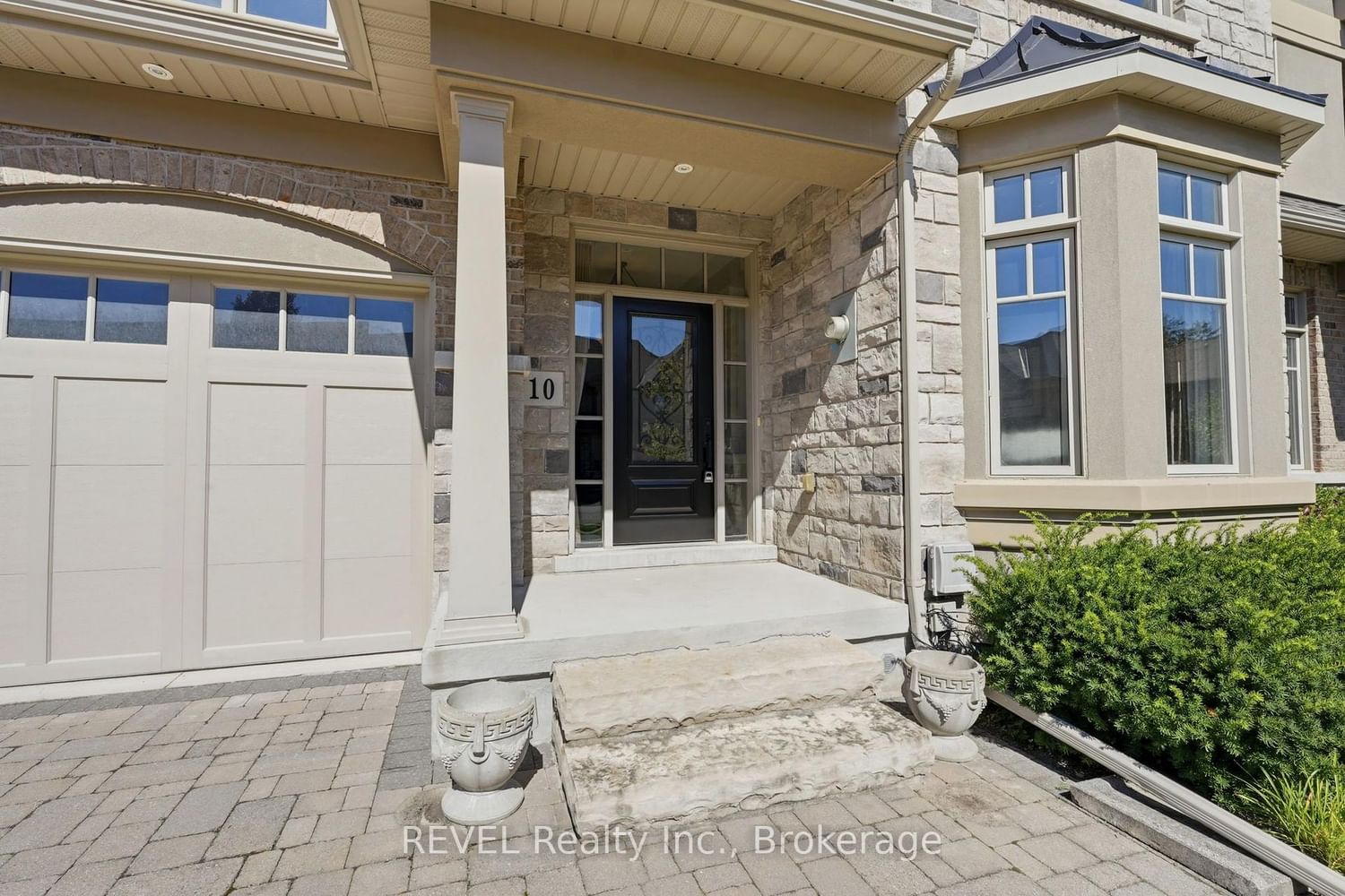 10 Evergreen Lane • Niagara-on-the-Lake, ON photo 5