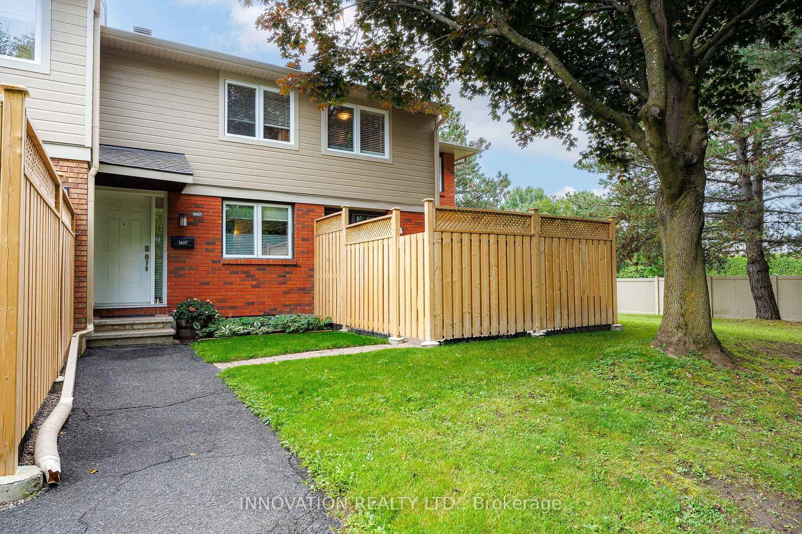 1607 Sommet Place • #45 • Ottawa, ON photo 2