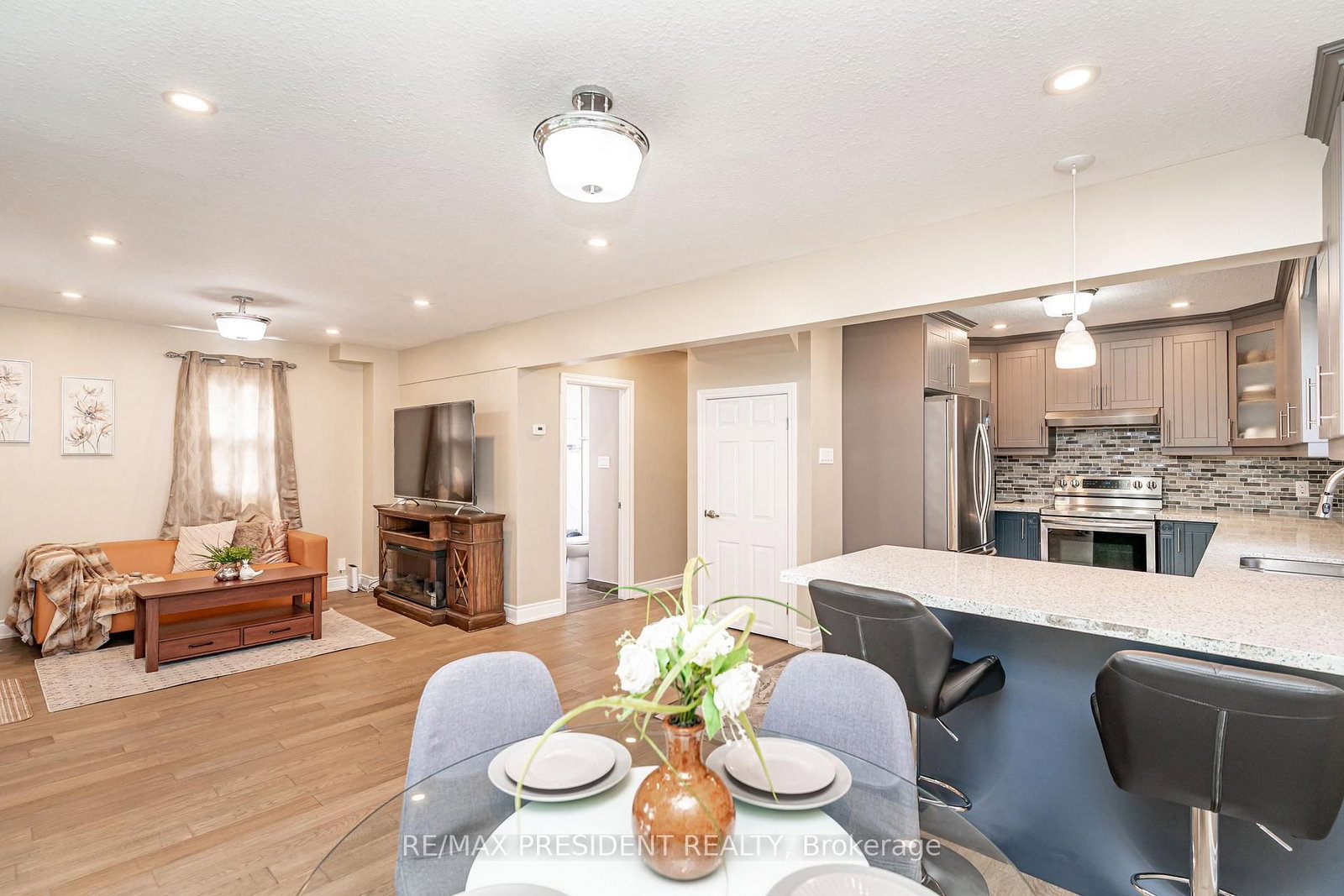 13 Lewis Street • Hamilton, ON photo 12
