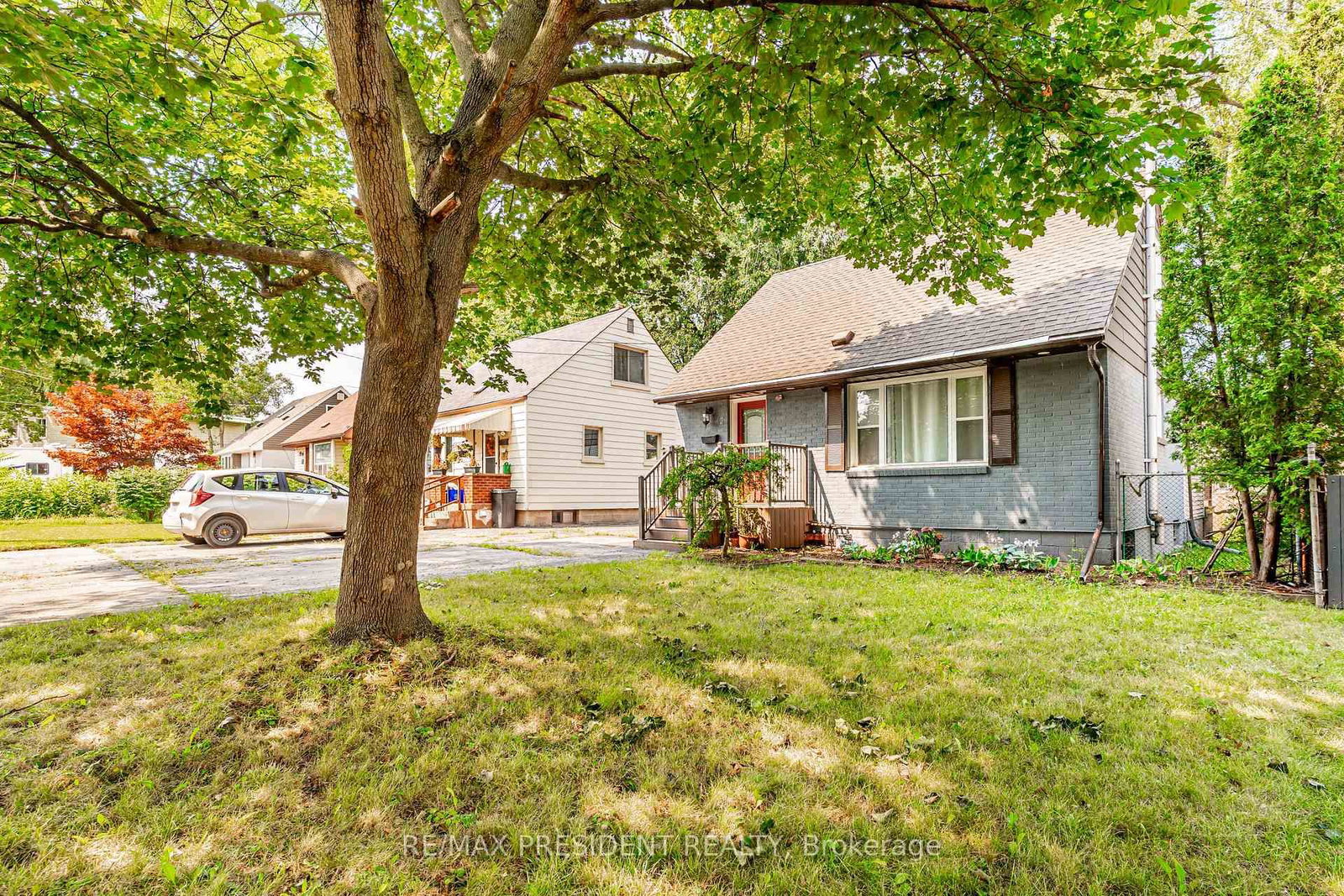 13 Lewis Street • Hamilton, ON photo 4