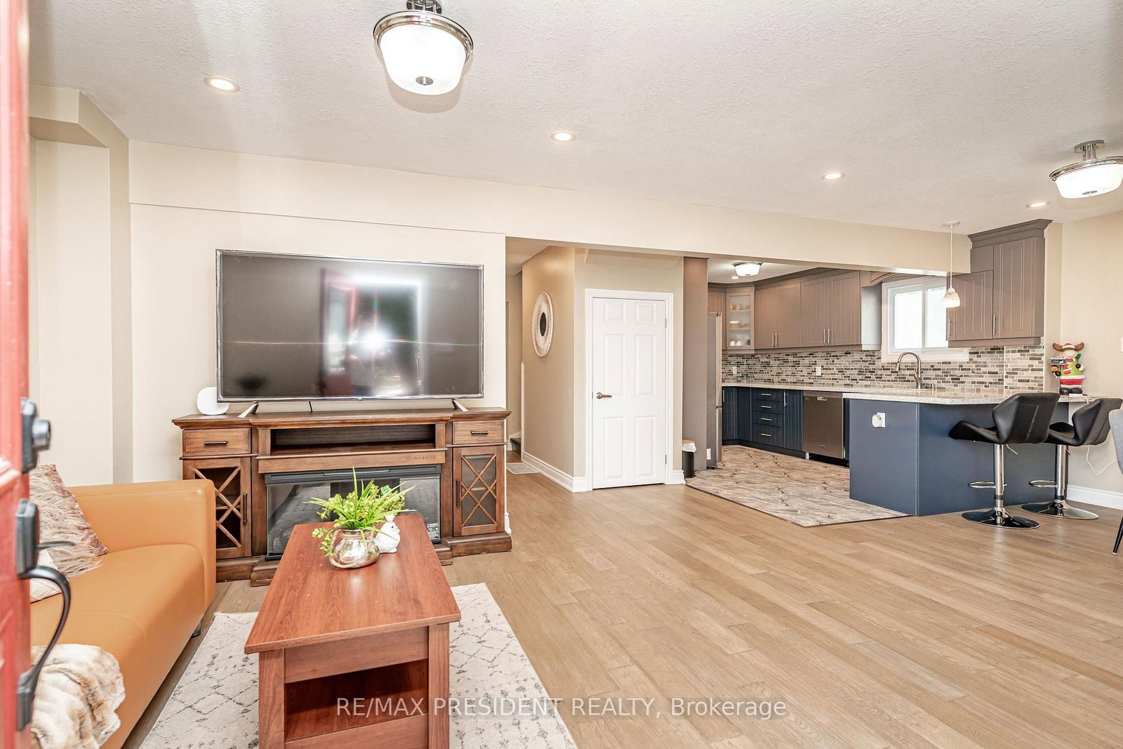 13 Lewis Street • Hamilton, ON photo 6