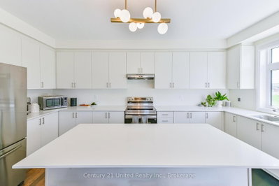 217 Flavelle Way • Peterborough, ON photo 9