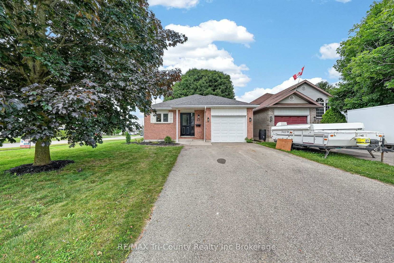 67 Beckett Boulevard • Tillsonburg, ON photo 2