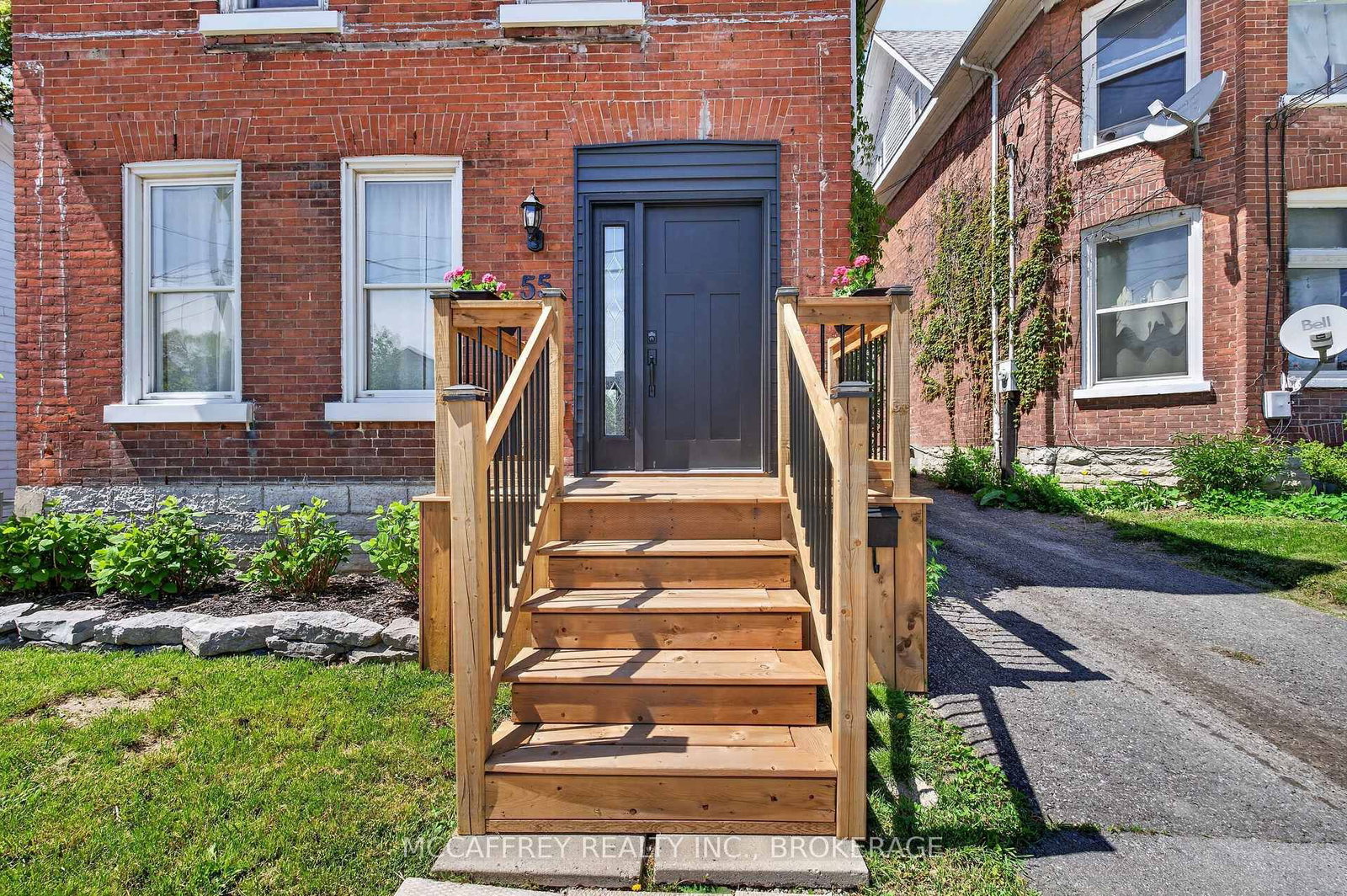 55 Bridge Street W • Greater Napanee, ON photo 3