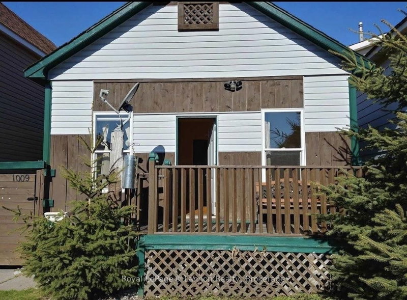 1009 Alexandra Street