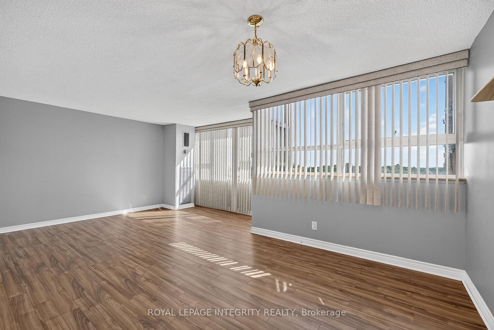 555 Brittany Drive • #PH8 • Ottawa, ON photo 12