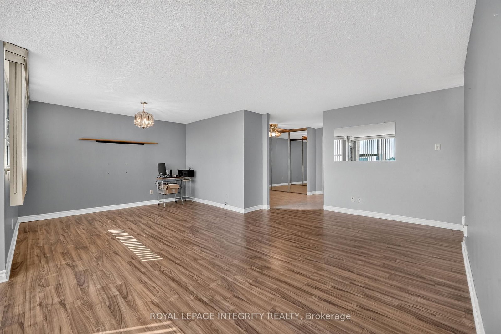 555 Brittany Drive • #PH8 • Ottawa, ON photo 15