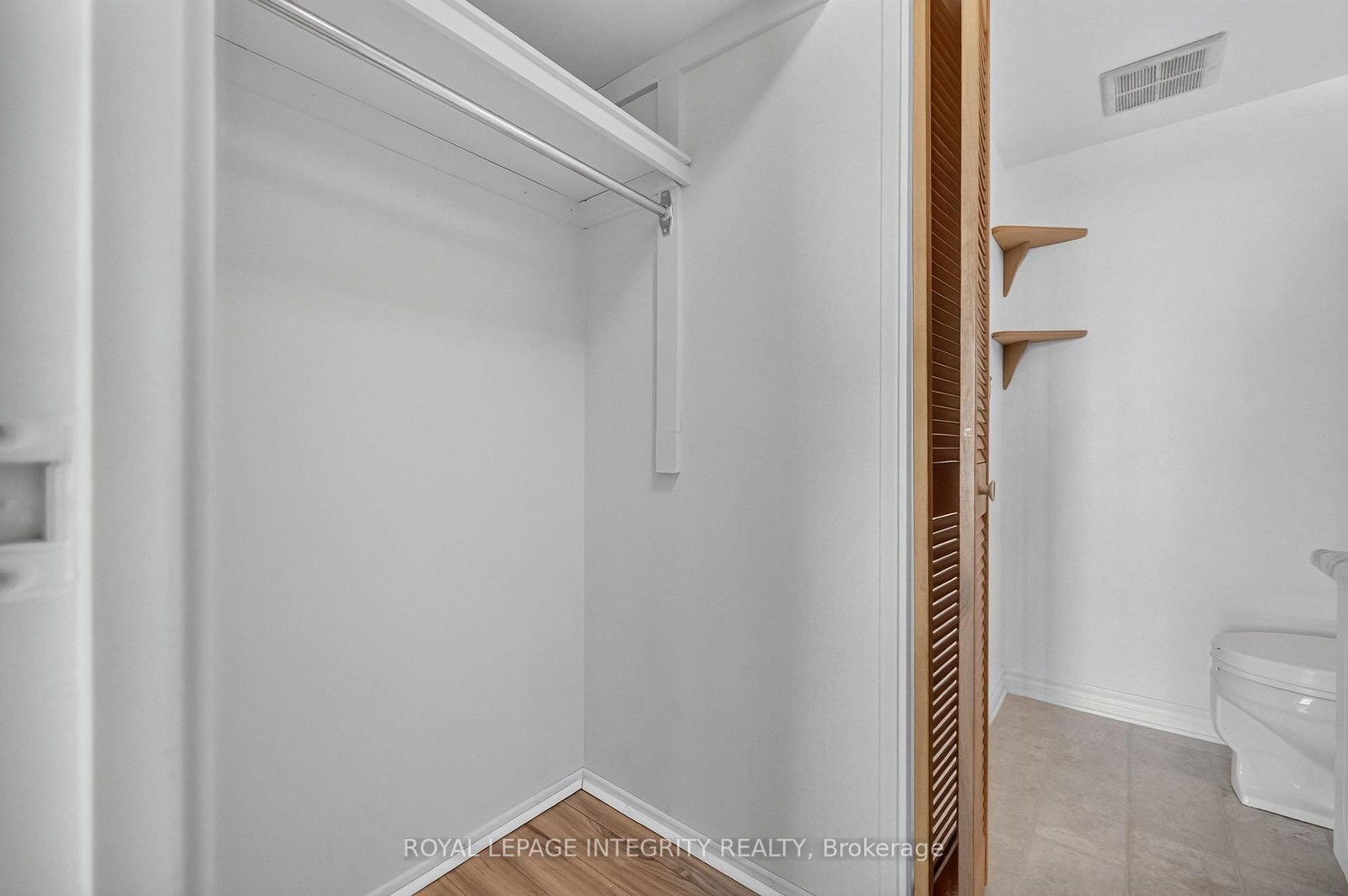 555 Brittany Drive • #PH8 • Ottawa, ON photo 19
