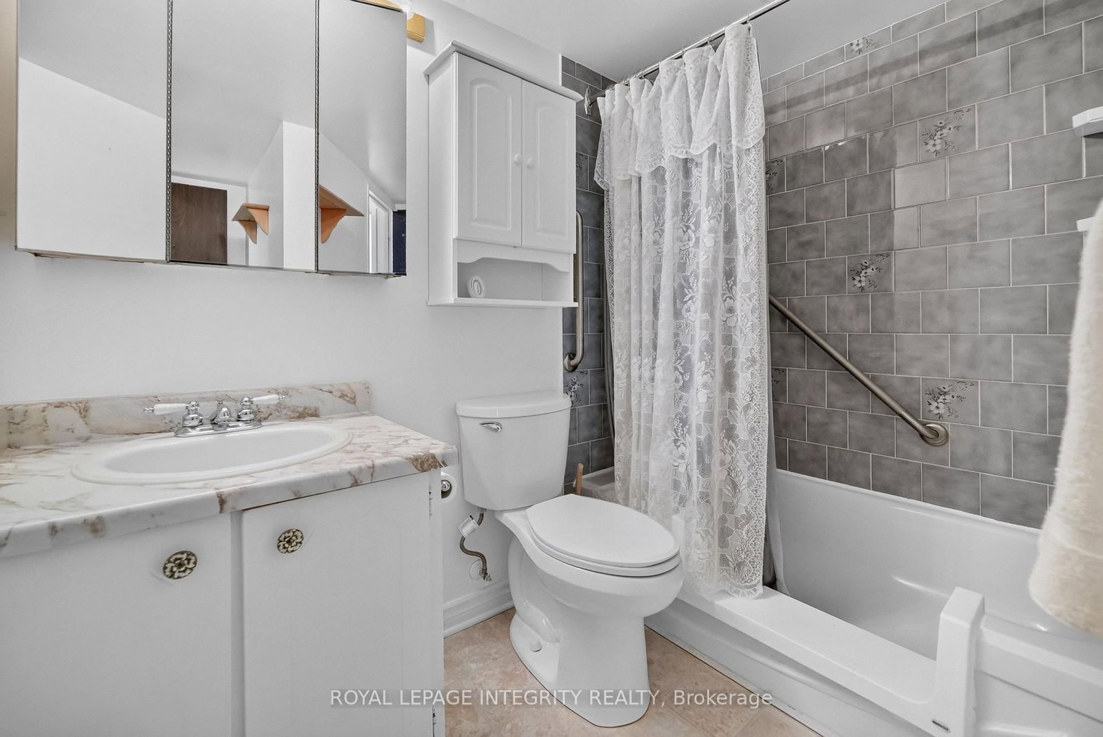 555 Brittany Drive • #PH8 • Ottawa, ON photo 21