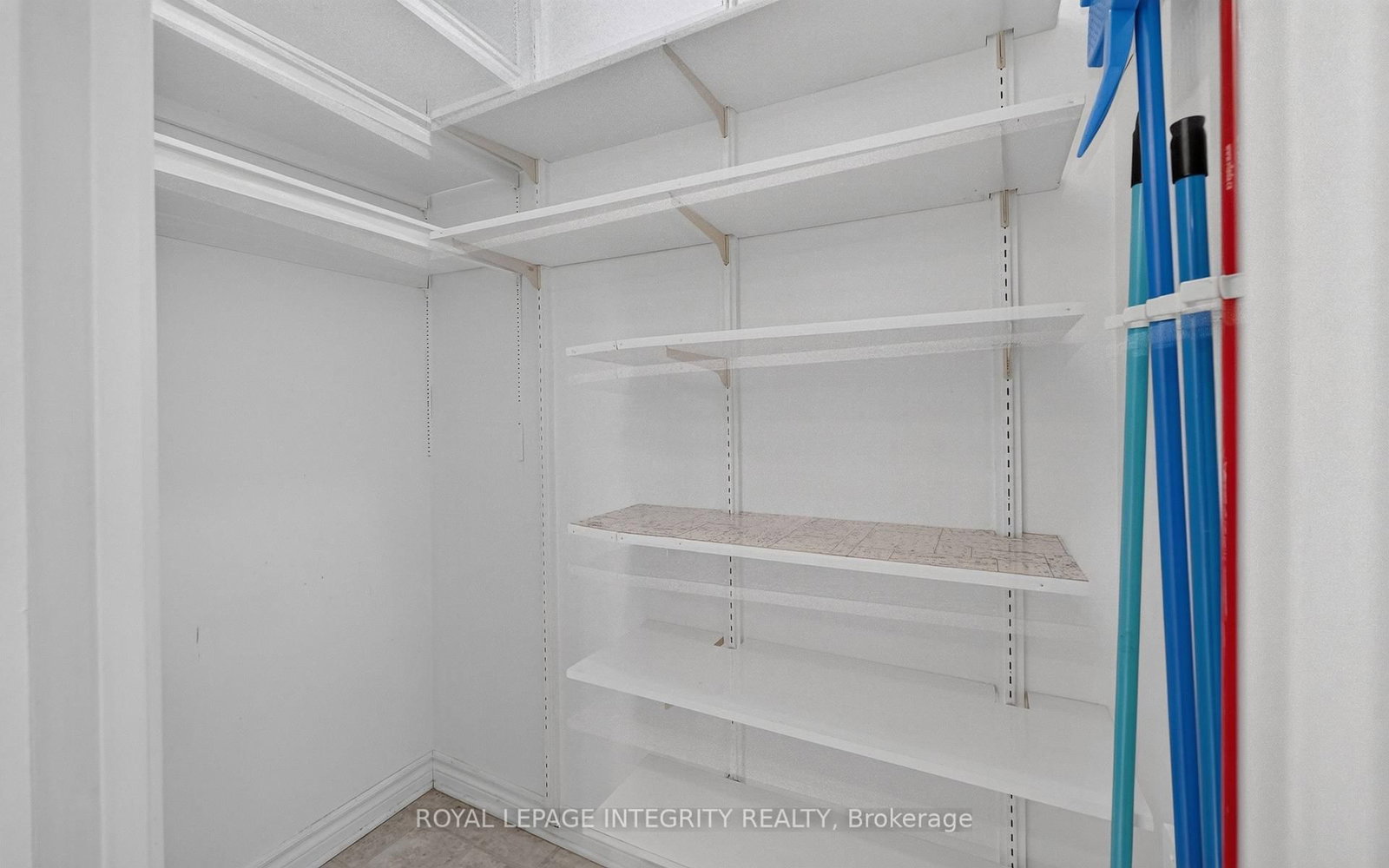 555 Brittany Drive • #PH8 • Ottawa, ON photo 8