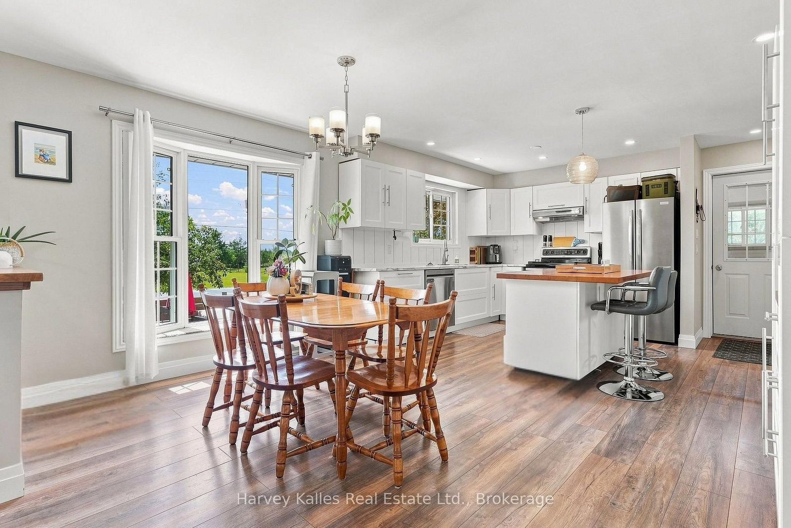 3437 County Rd 2 Road • Prince Edward County, ON photo 6