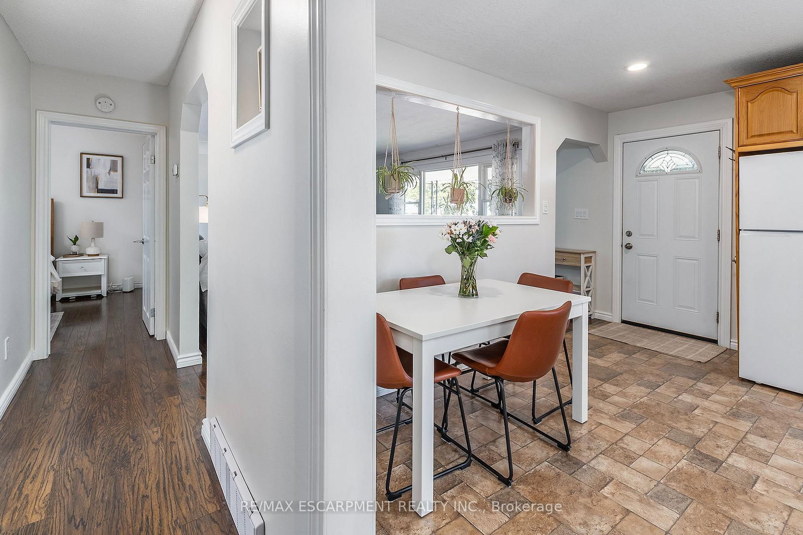 98 Duncombe Drive • Hamilton, ON photo 12