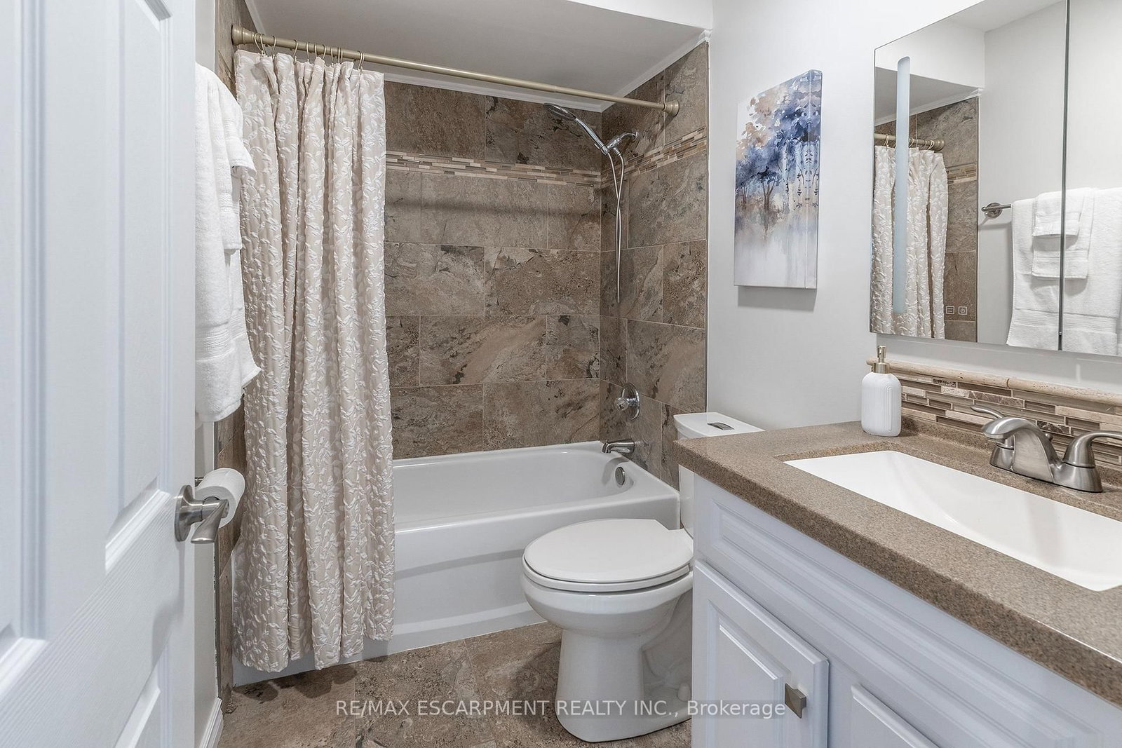 98 Duncombe Drive • Hamilton, ON photo 17