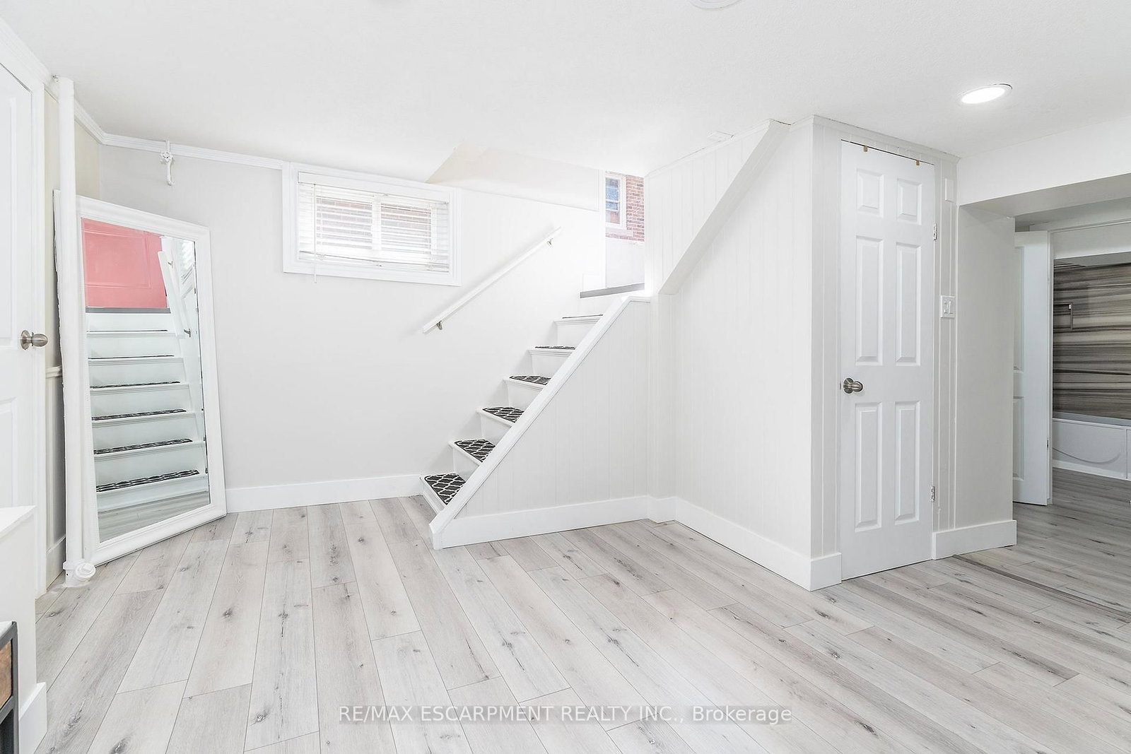 98 Duncombe Drive • Hamilton, ON photo 18
