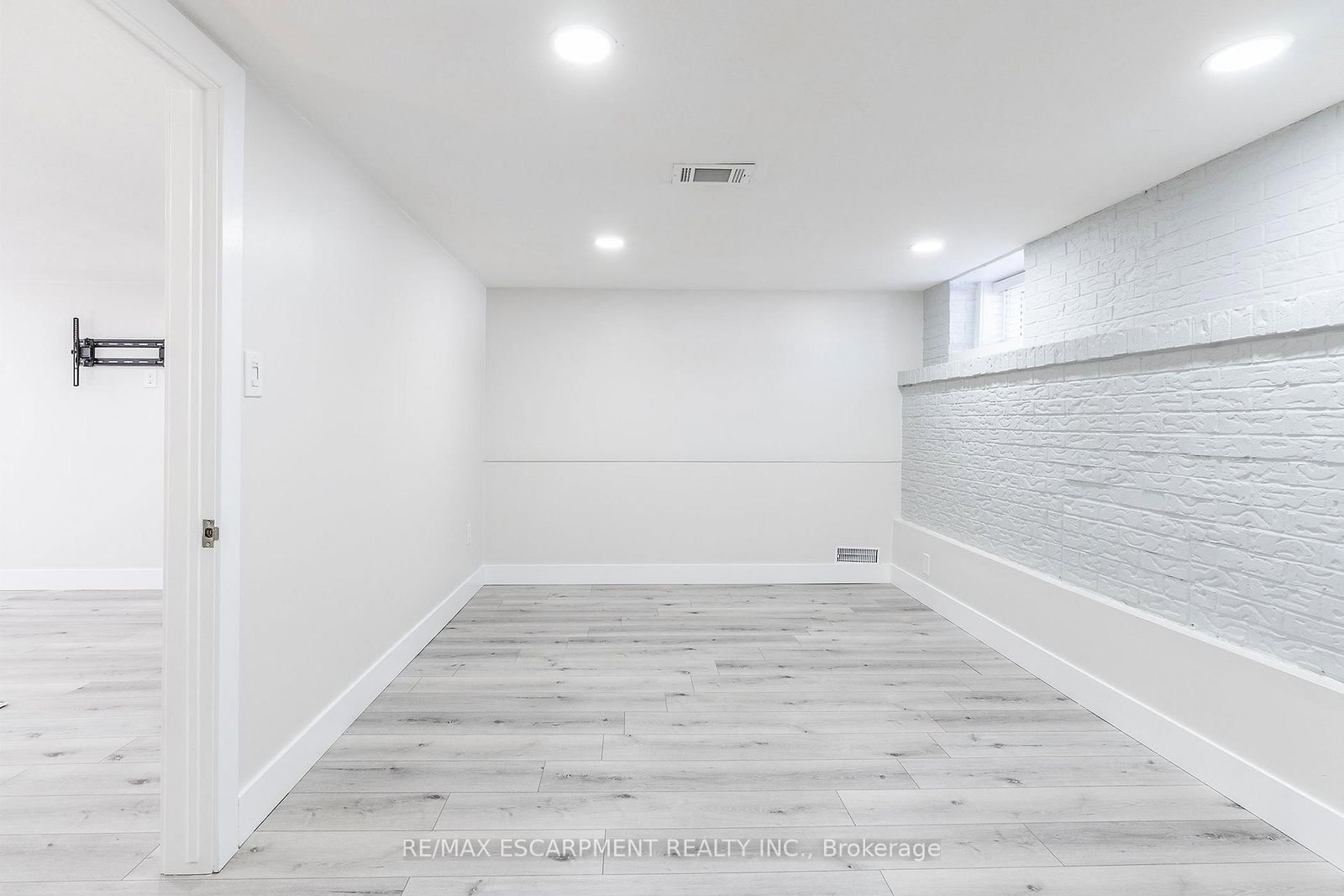 98 Duncombe Drive • Hamilton, ON photo 25