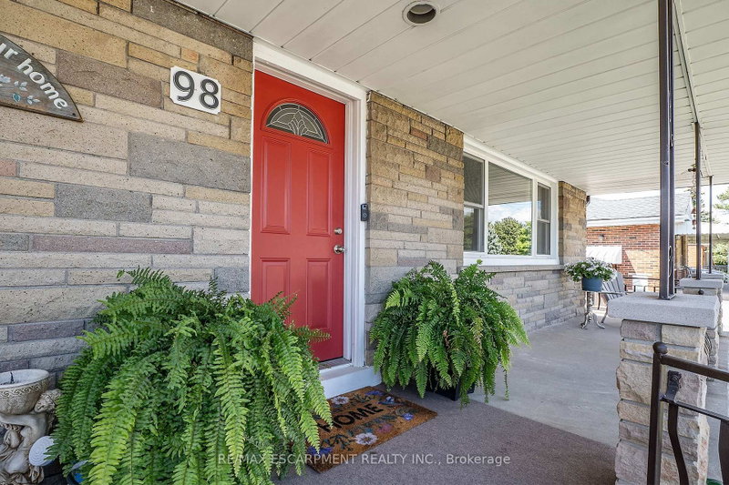 98 Duncombe Drive