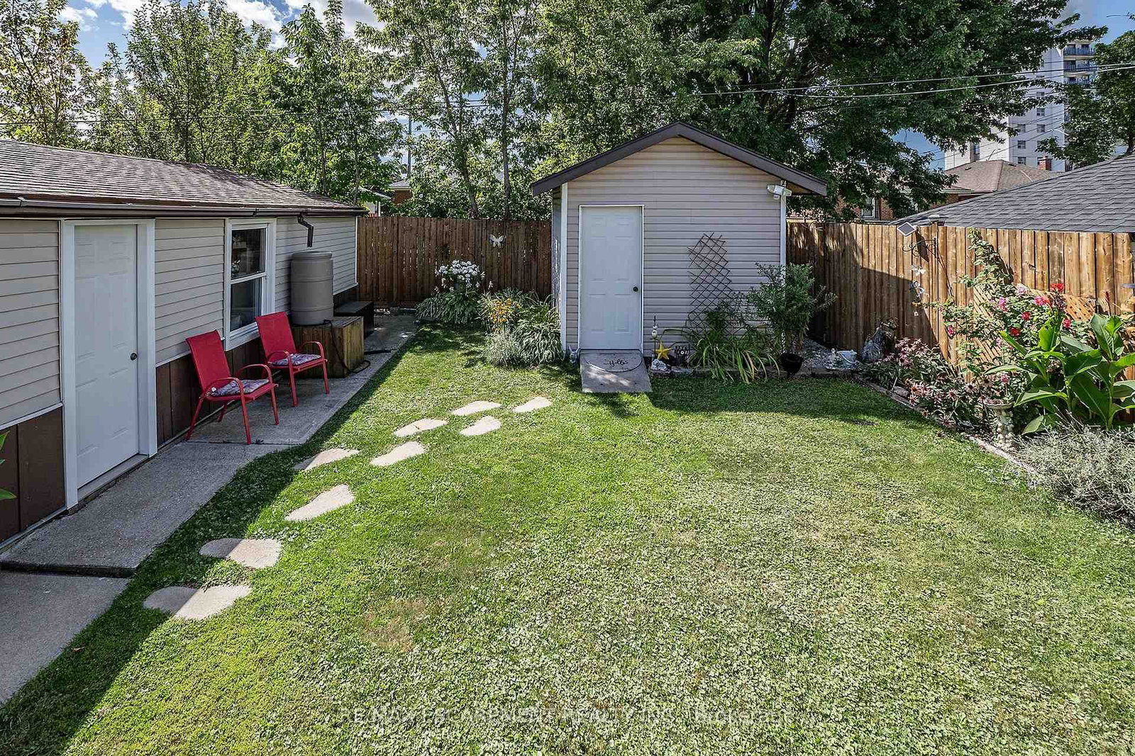 98 Duncombe Drive • Hamilton, ON photo 32