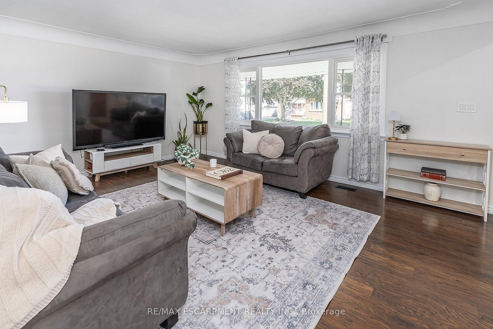 98 Duncombe Drive • Hamilton, ON photo 6