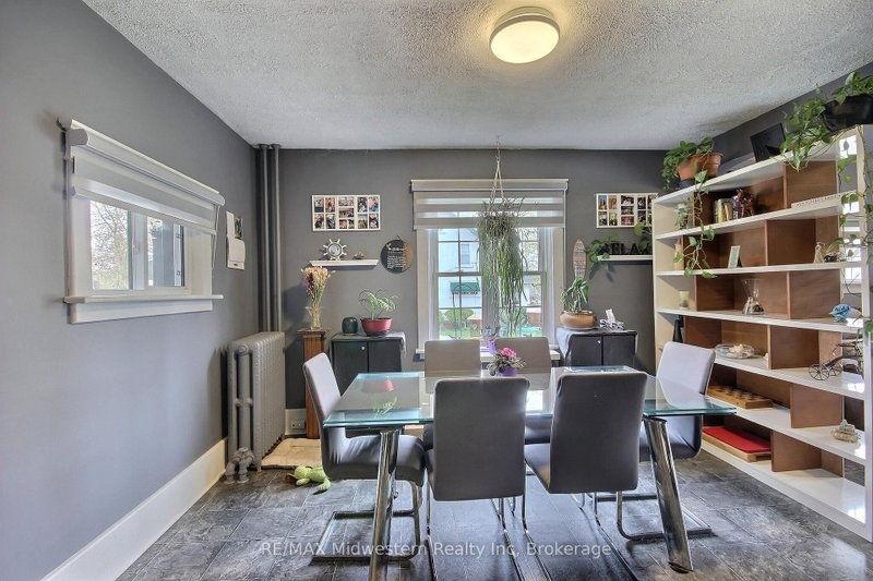 506 Main Street E