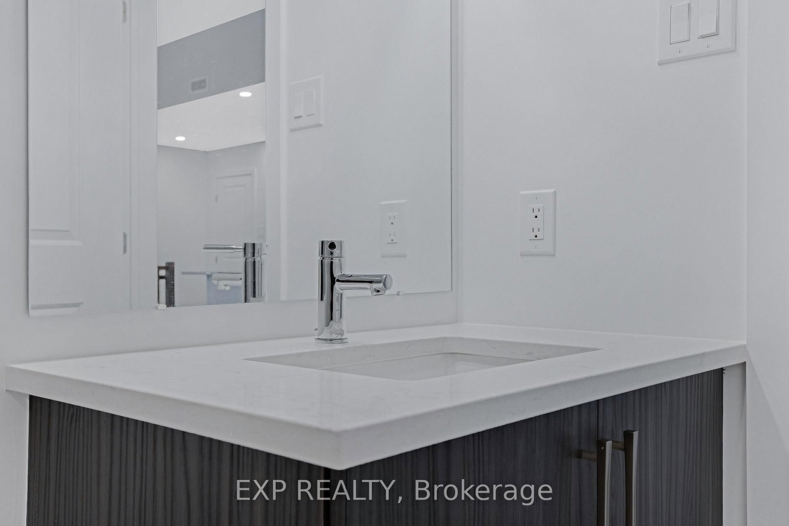 380 ROLLING MEADOW Crescent • #C • Ottawa, ON photo 23