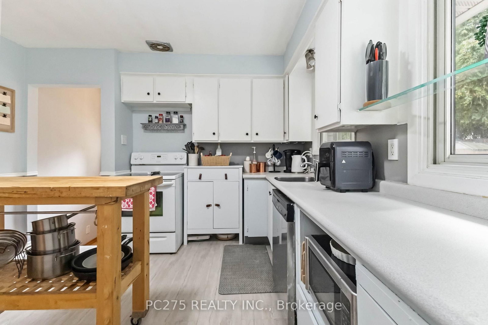 34 Oregon Road • London South, ON photo 22