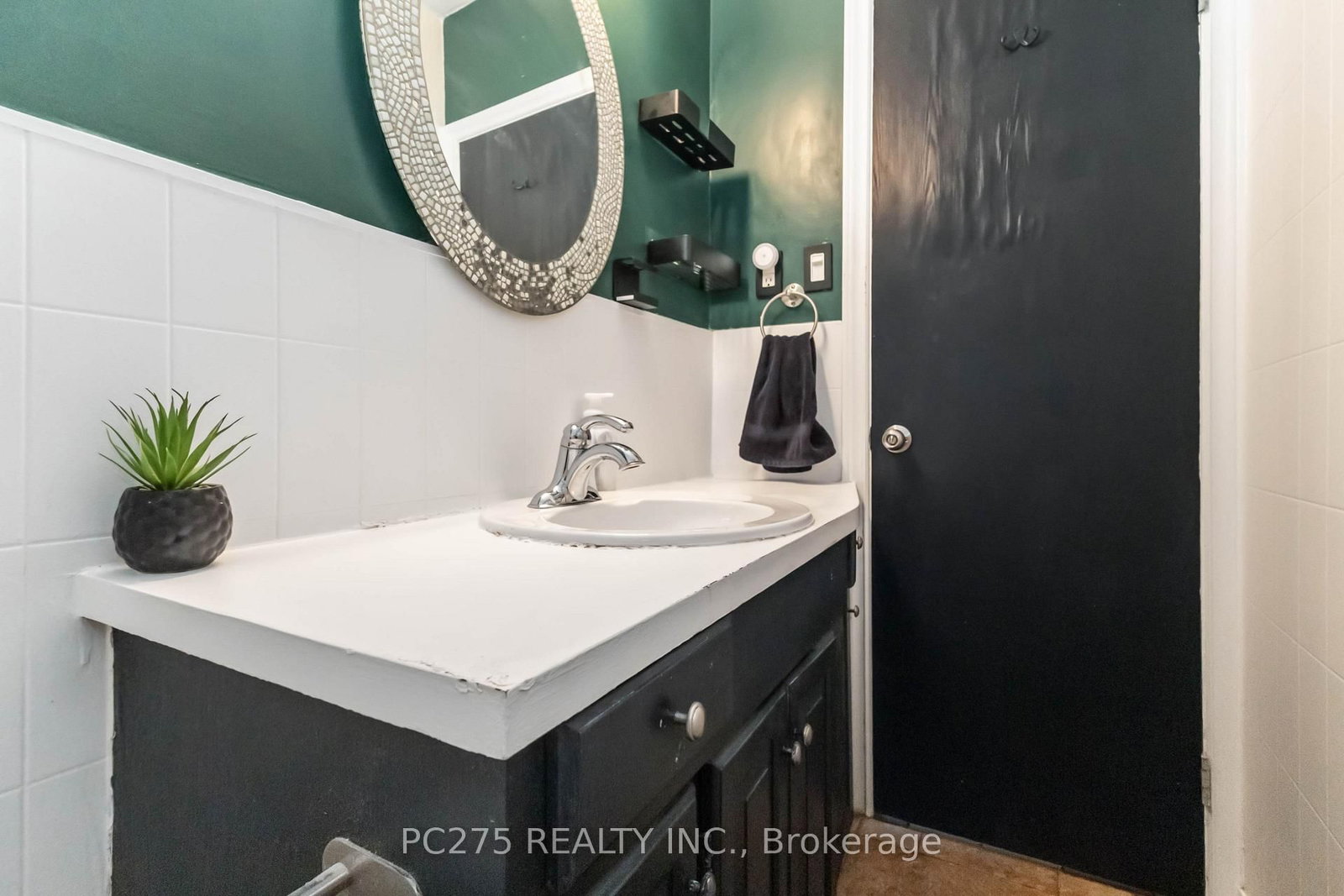 34 Oregon Road • London South, ON photo 27