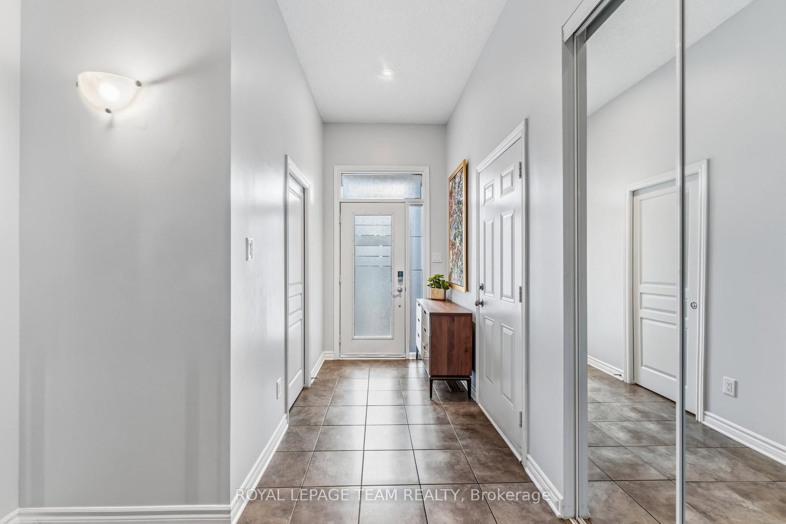 152 Mattingly Way • Ottawa, ON photo 3