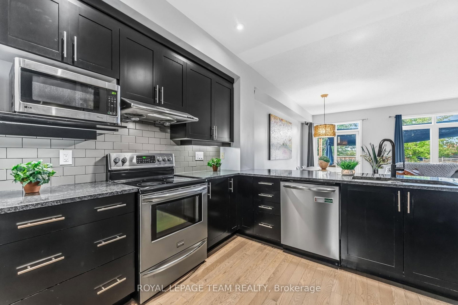 152 Mattingly Way • Ottawa, ON photo 6