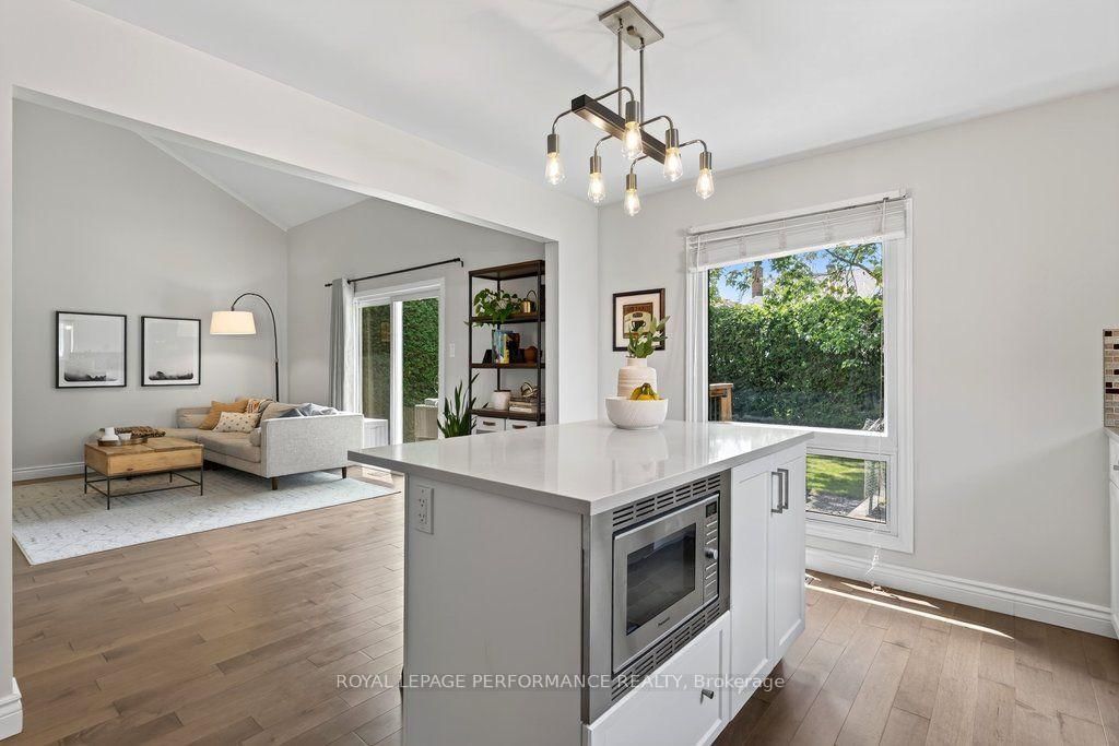 1068 St Germain Crescent • Ottawa, ON photo 14