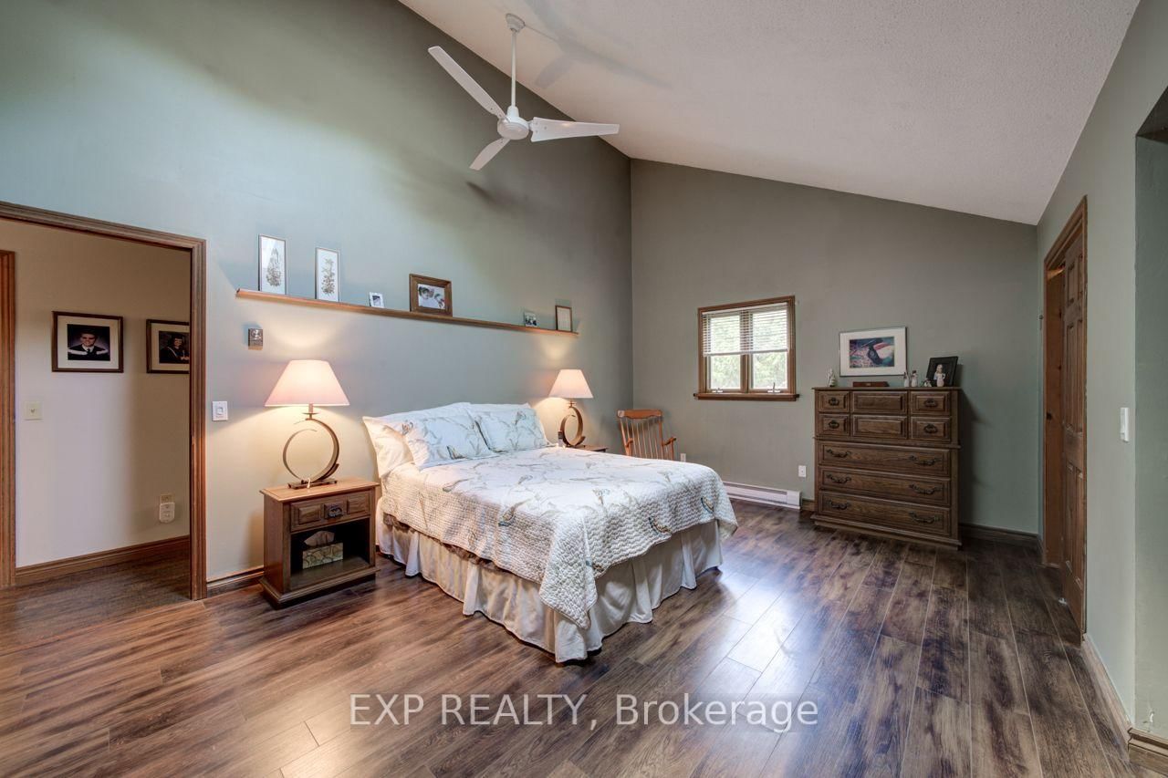 49 King Street W • Blue Mountains, ON photo 33