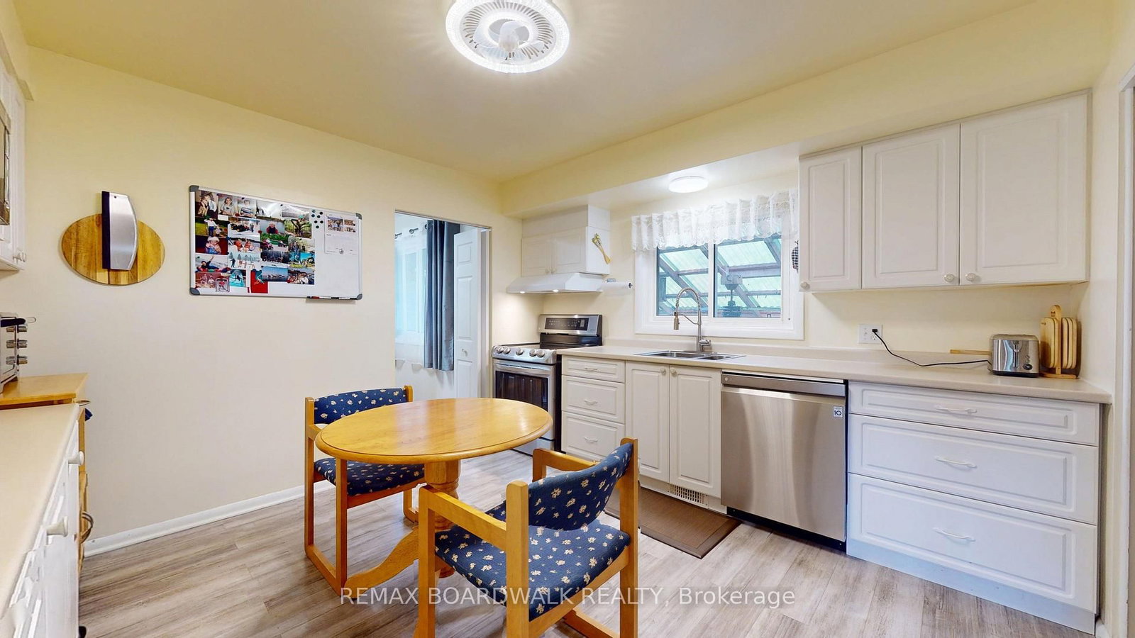 125 Front Avenue W • Brockville, ON photo 10