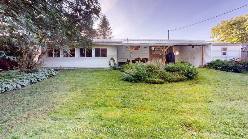 125 Front Avenue W