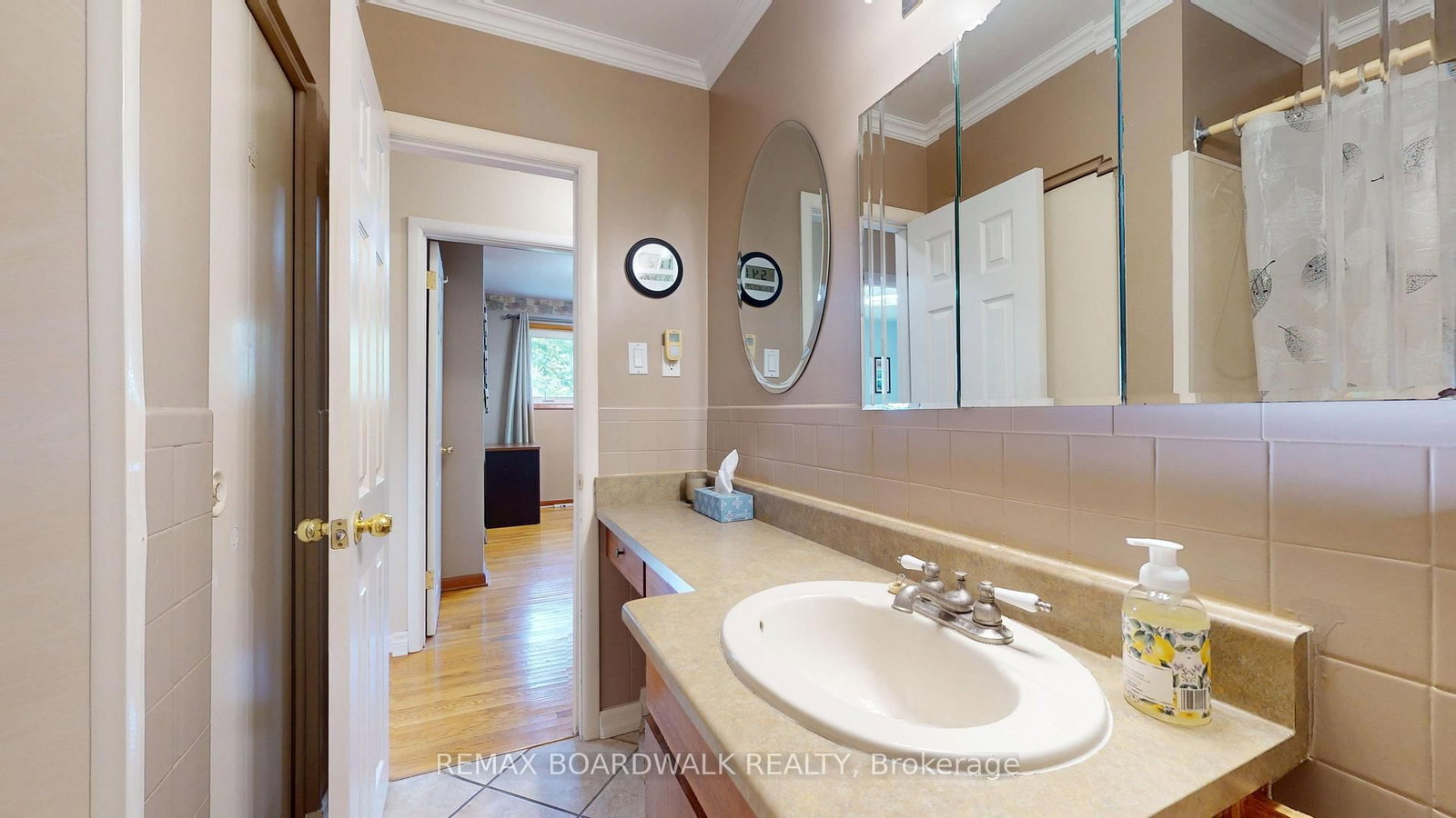 125 Front Avenue W • Brockville, ON photo 22