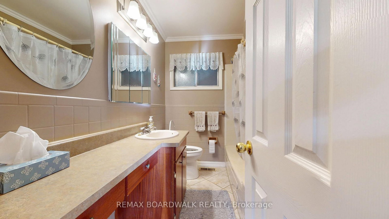 125 Front Avenue W • Brockville, ON photo 23