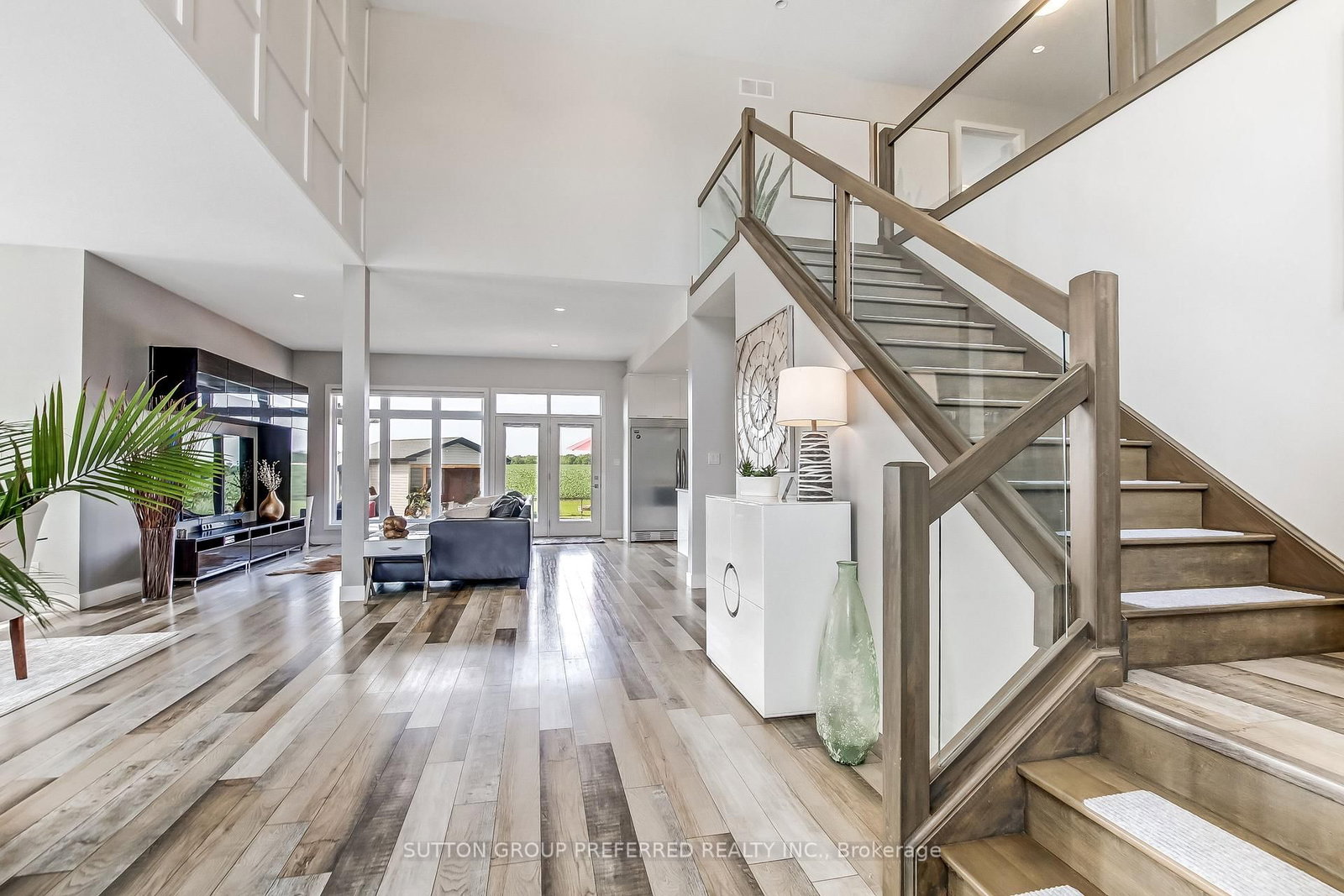 12 Grogast Court • Adelaide Metcalfe, ON photo 10