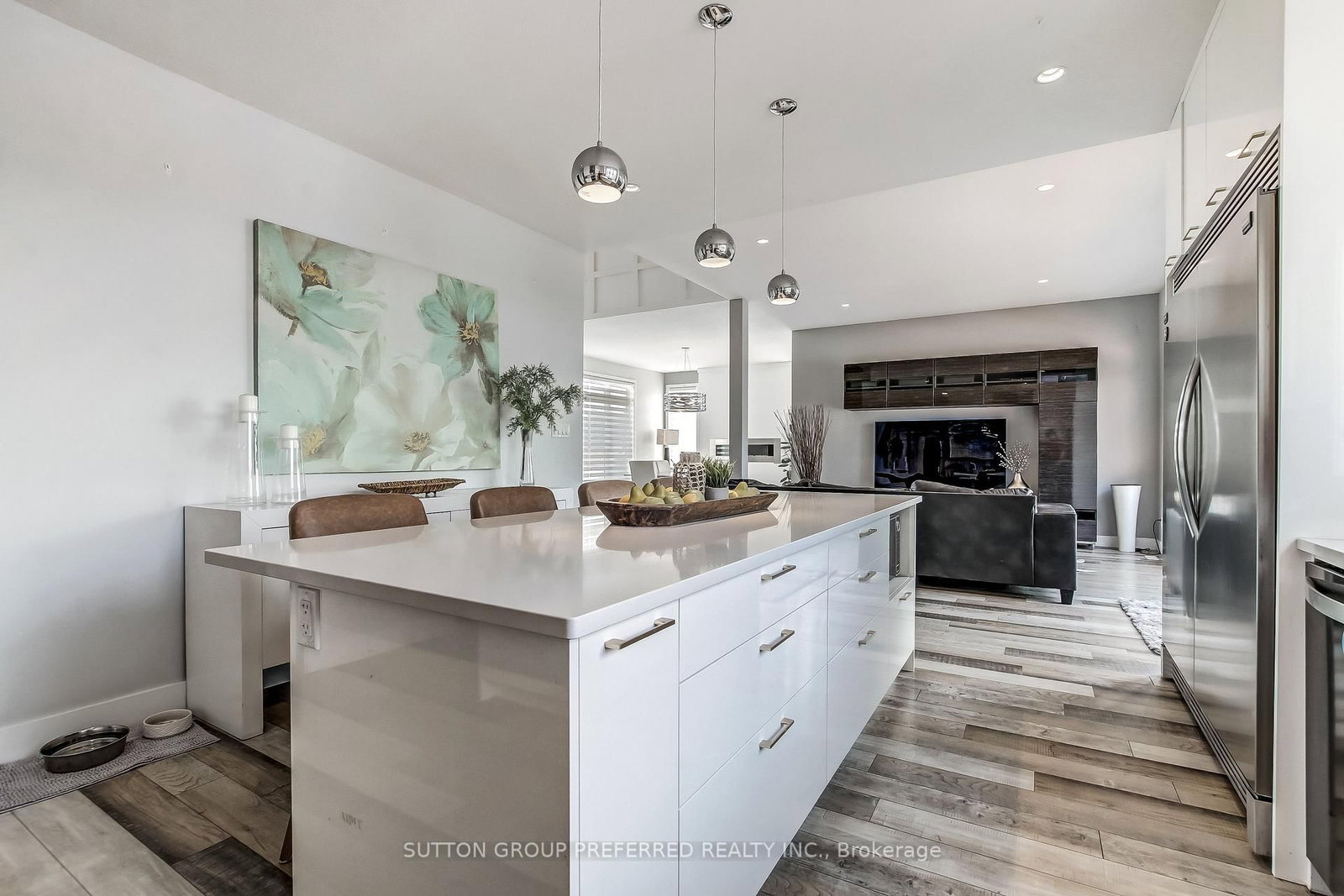 12 Grogast Court • Adelaide Metcalfe, ON photo 14
