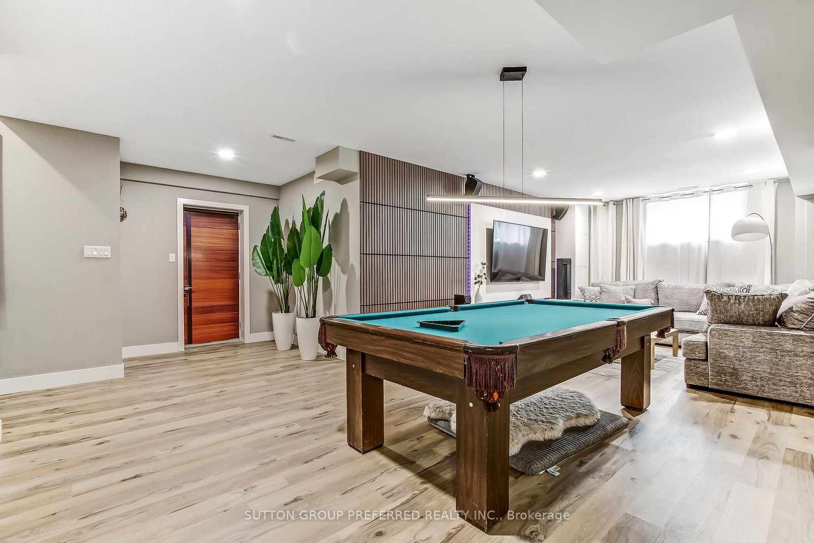 12 Grogast Court • Adelaide Metcalfe, ON photo 33