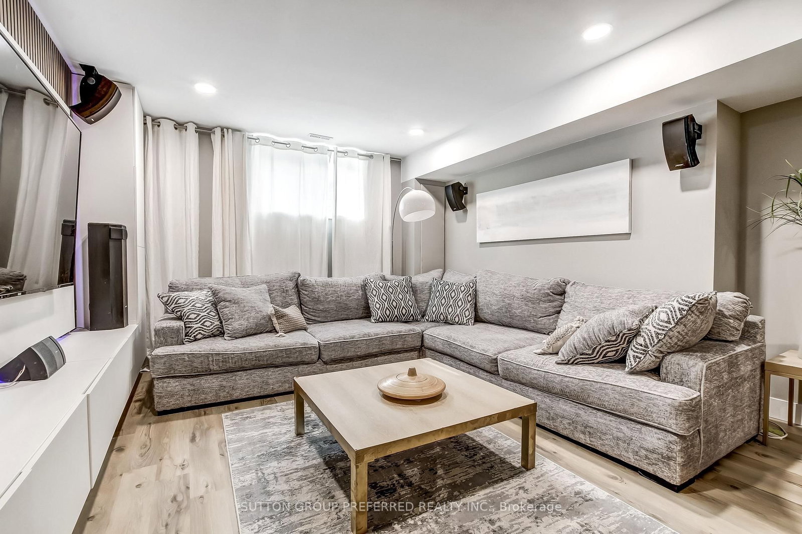 12 Grogast Court • Adelaide Metcalfe, ON photo 34