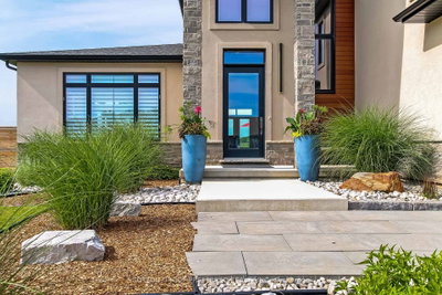 12 Grogast Court • Adelaide Metcalfe, ON photo 4