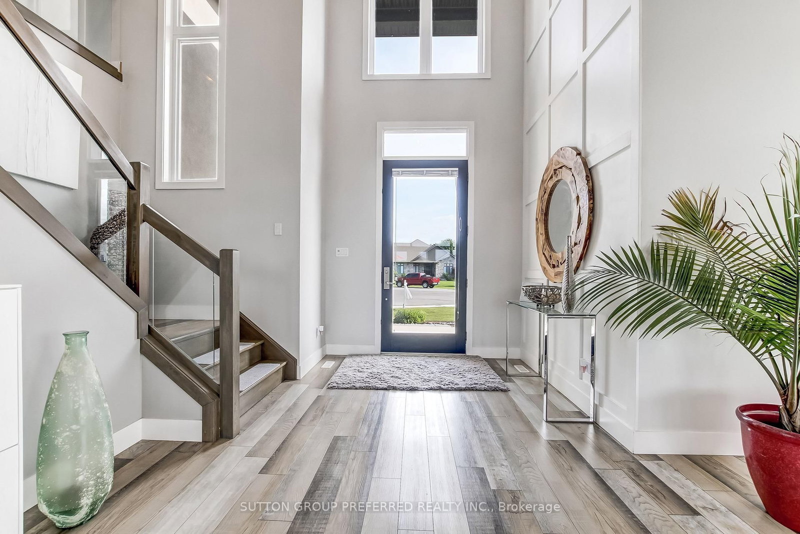 12 Grogast Court • Adelaide Metcalfe, ON photo 5